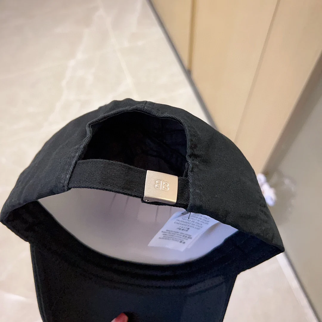 Бейсболка Balenciaga Весна/Лето 2023