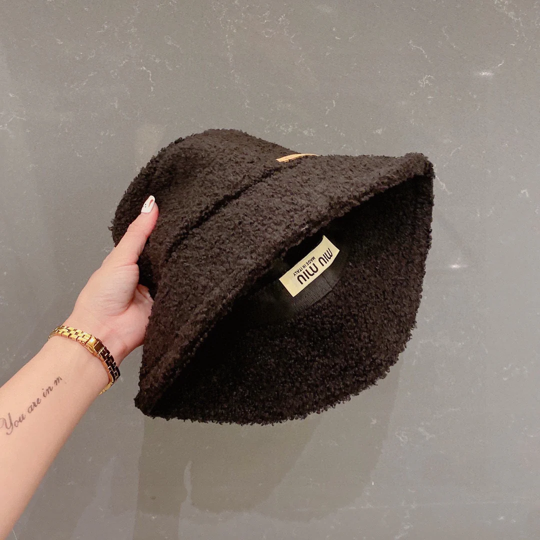 Miu Miu - Рыбацкая шляпа из овечьей шерсти - Черная