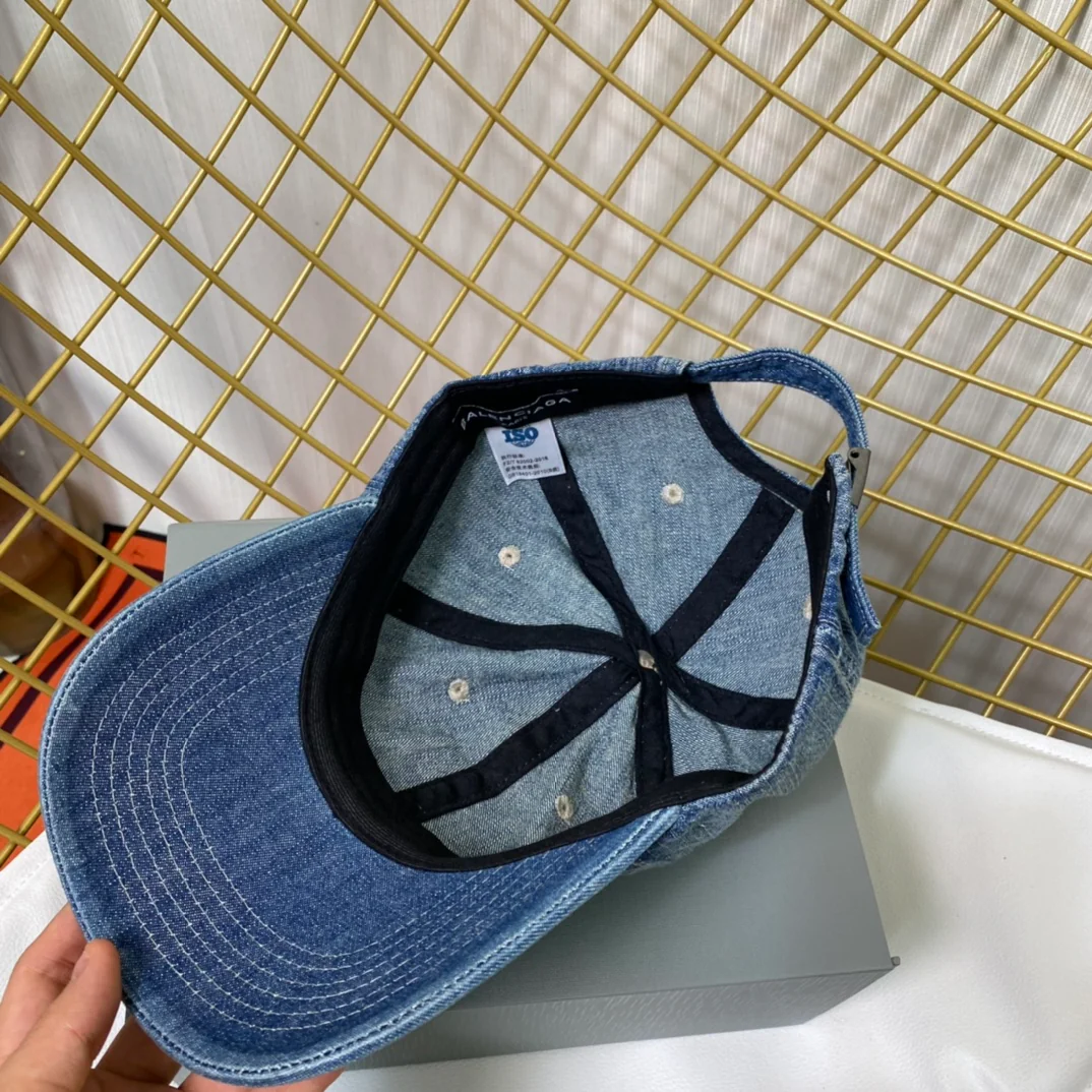 Бейсболка Balenciaga из выстиранного денима - 2