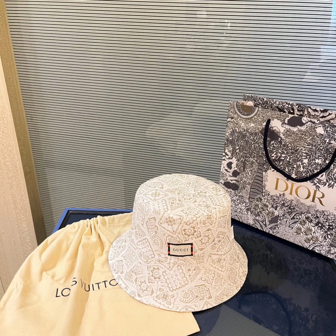 Коллаборация с Gucci - двусторонняя панама