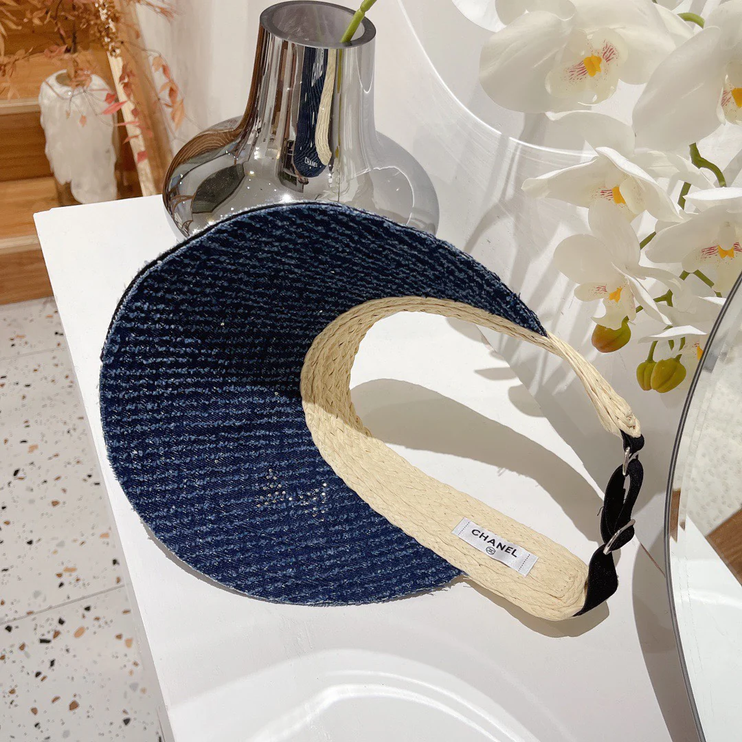 Солнцезащитная шляпа Chanel из джинсовой ткани с бисером