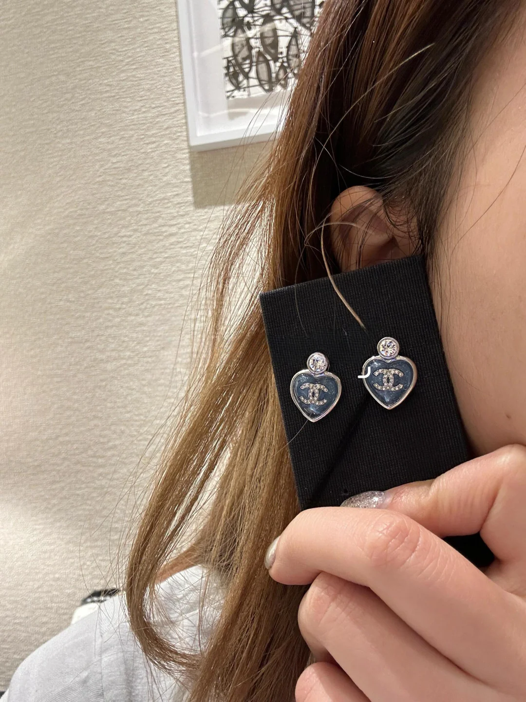 Серьги Chanel в виде голубого сердца (25 пенсов)