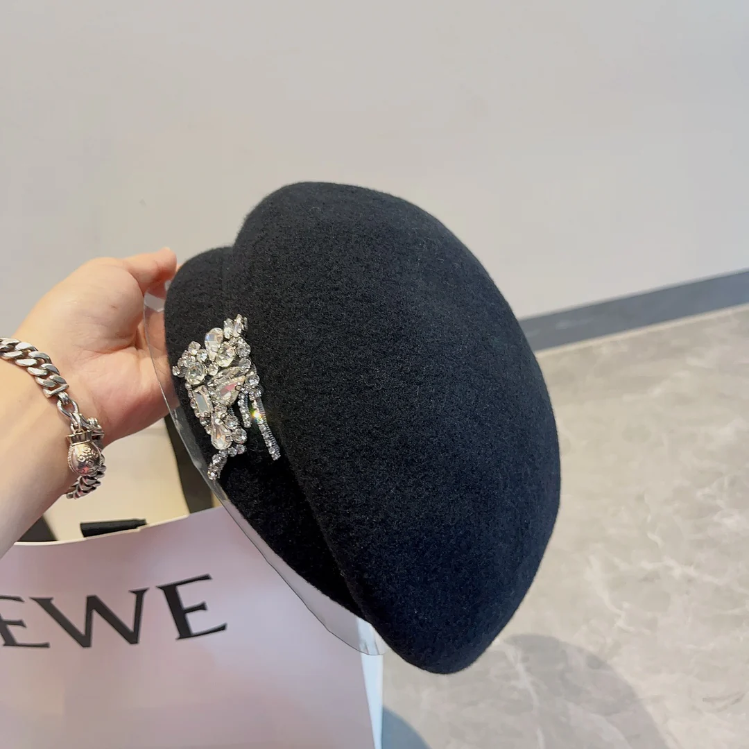 Новый шерстяной берет Burberry с стразами, осень/зима - черный.