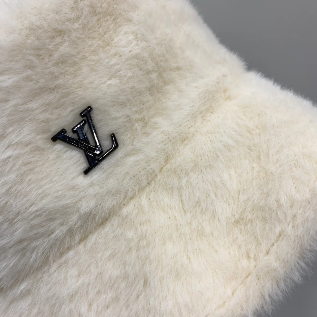 LV - Рыбацкая шапка из норки - Белая