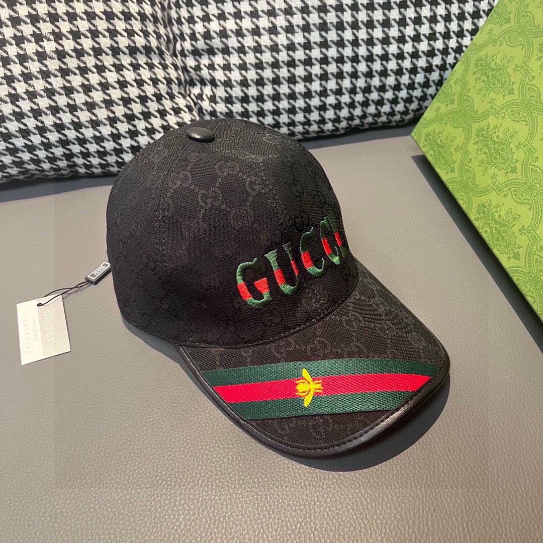 Gucci - Бейсболка с обильной вышивкой - Черная