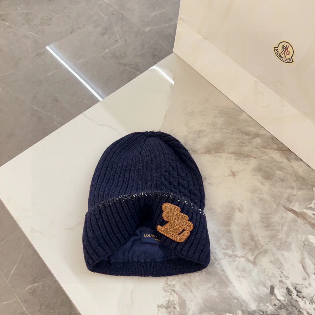 LV - Вязаная шапка с кожаной этикеткой - Черная