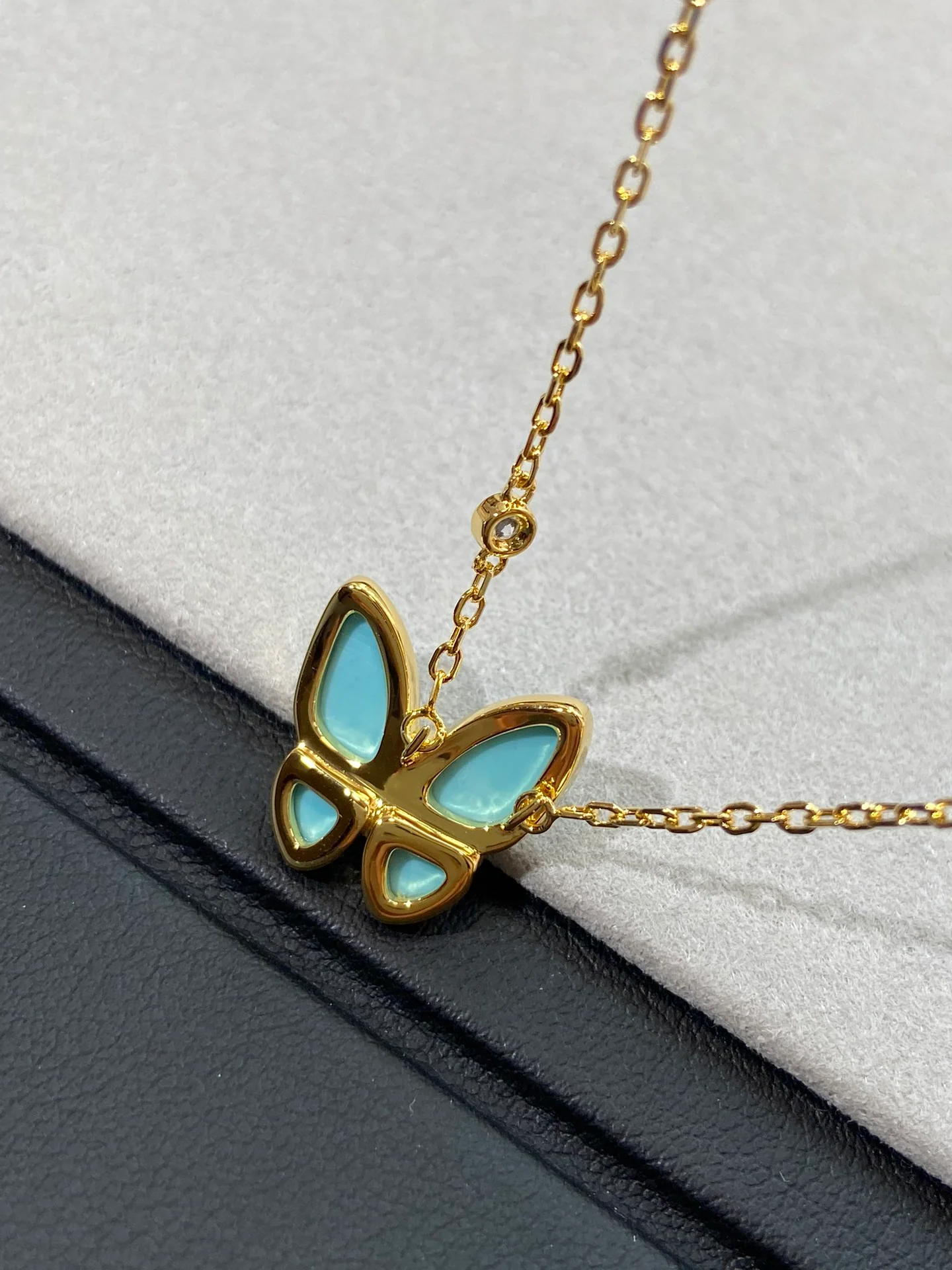 Van Vuitton - Колье 139