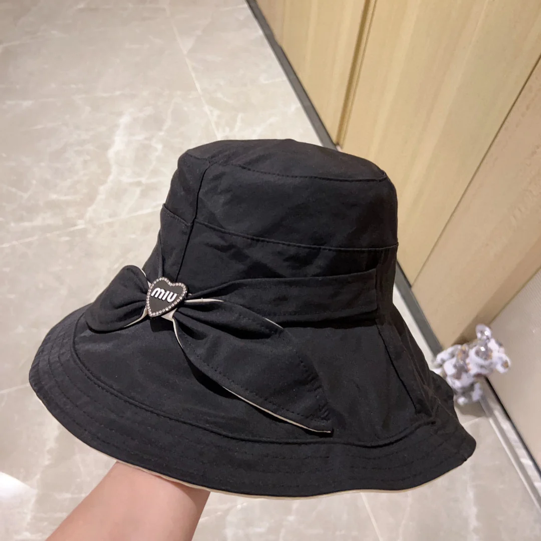 Новинка весны/лета 2023 года от Miu Miu — Широкополая рыбацкая шляпа с бантом — Черная