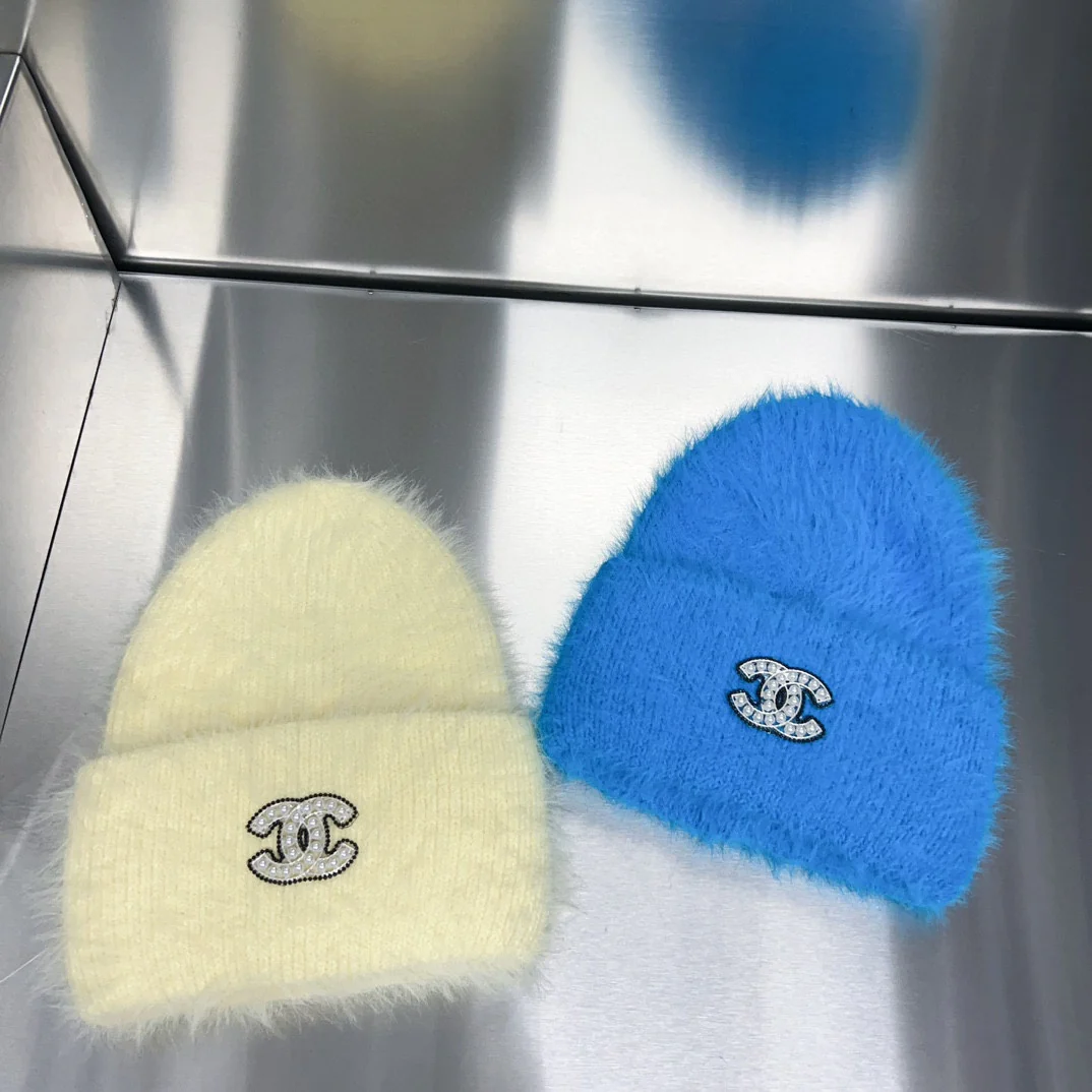 Chanel - Новая шляпа из искусственного норкового бархата