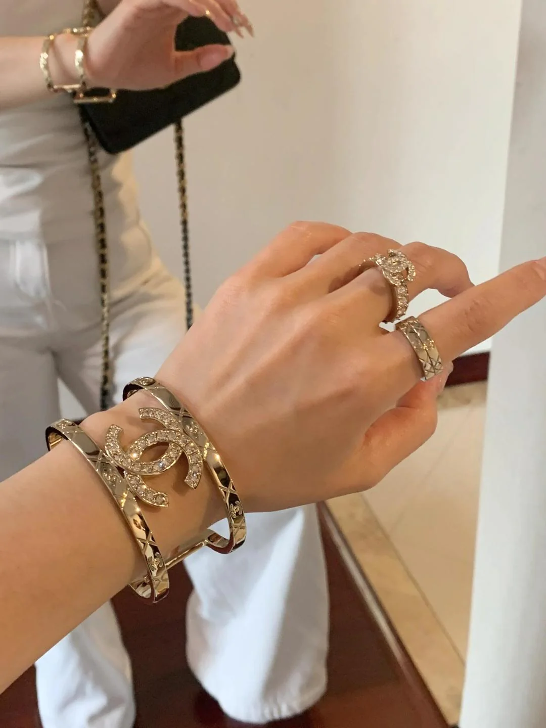 Браслет Chanel 25p Open Double C Full Grip