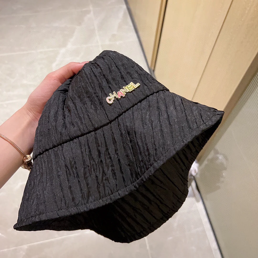 Новинка сезона весна/лето 2023 от Chanel - Мятая рыбацкая шляпа - Черная