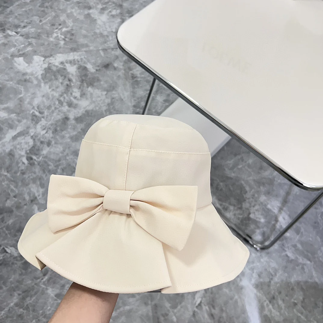 Новинка LV 2024 — Солнцезащитная шляпа с бабочкой — Белая