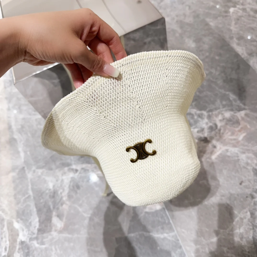 Новая простая плетеная панама Celine весна/лето, белая.