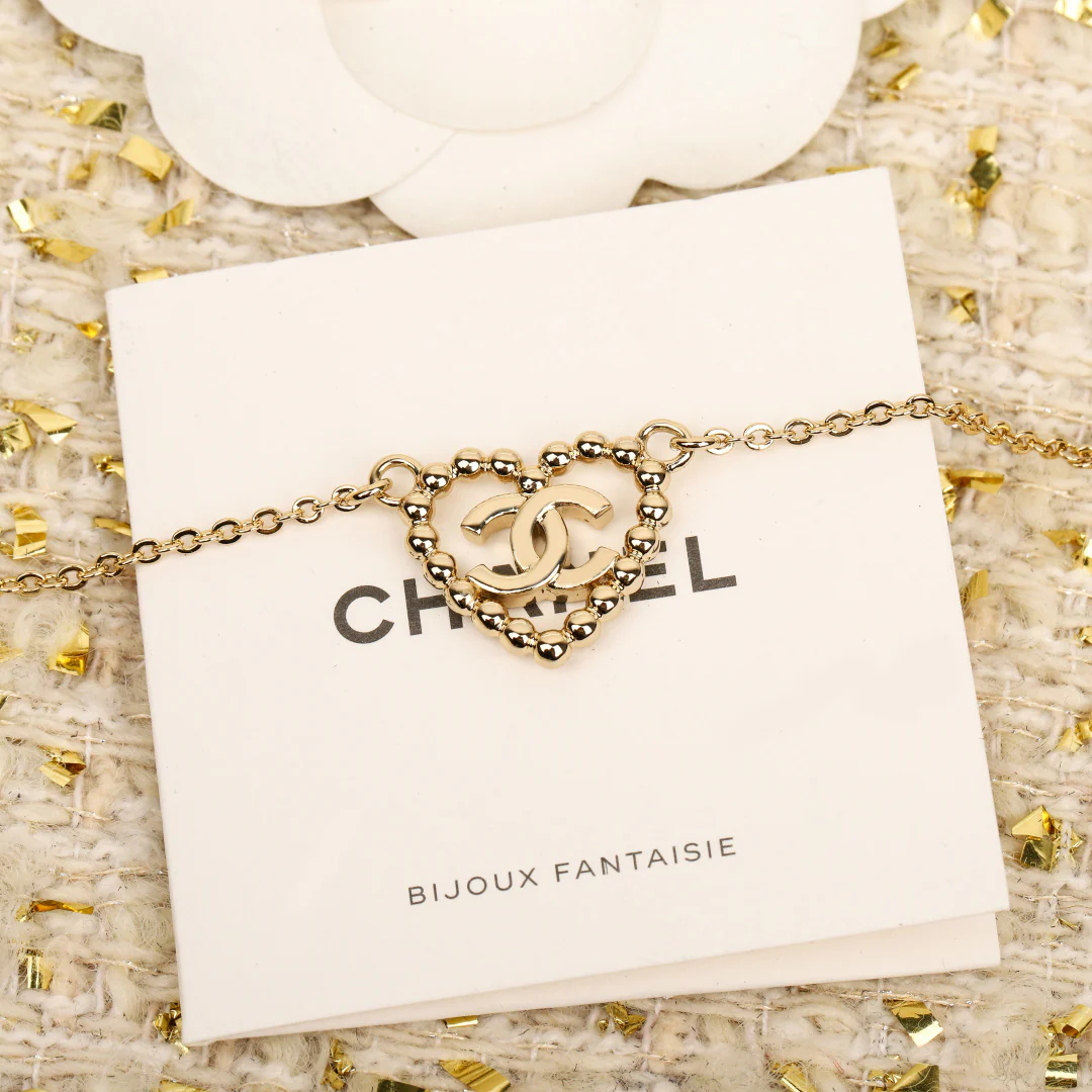 Колье Chanel 25p с ажурным сердцем