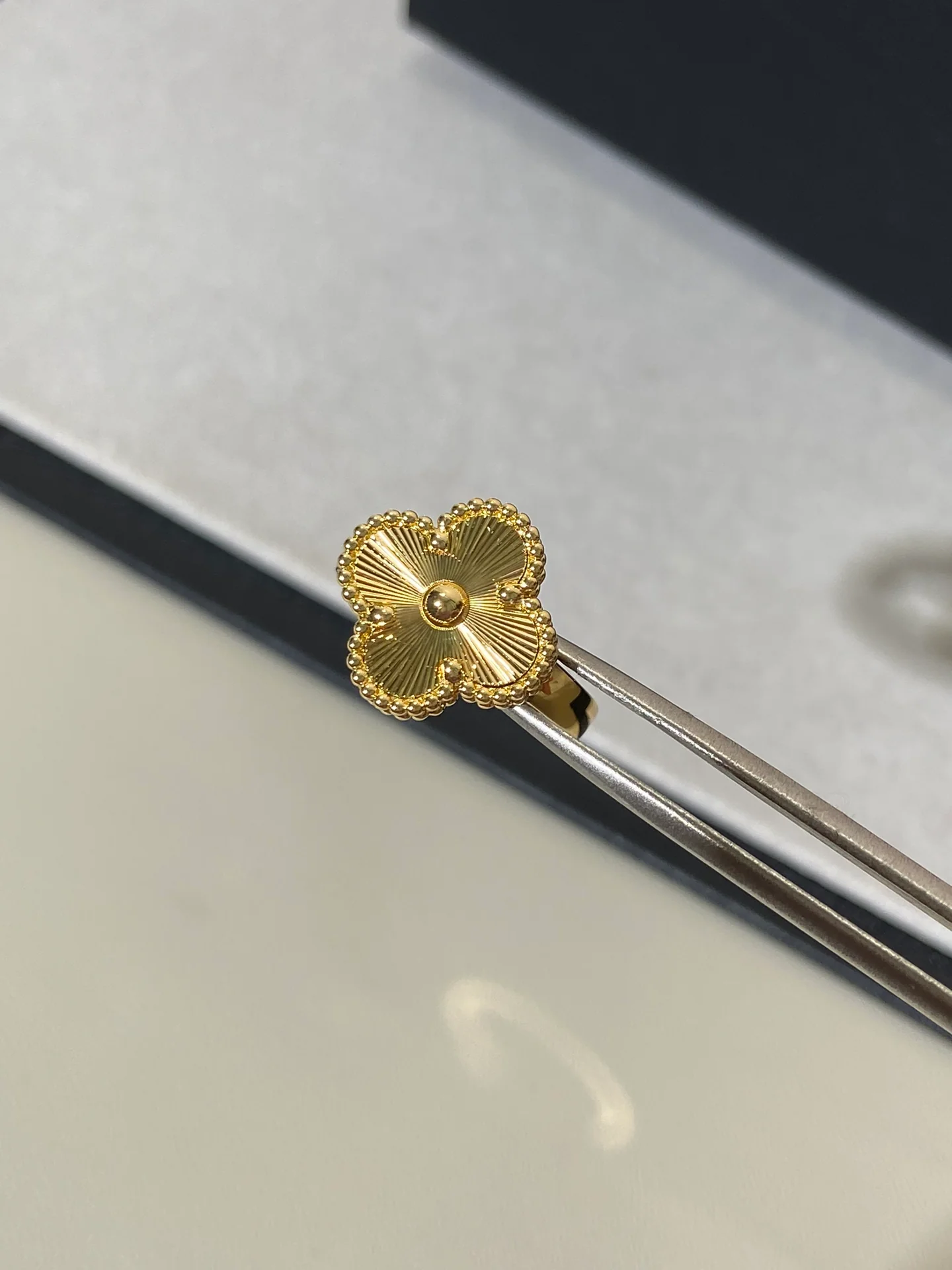 Ван дер Веч - Кольцо 079