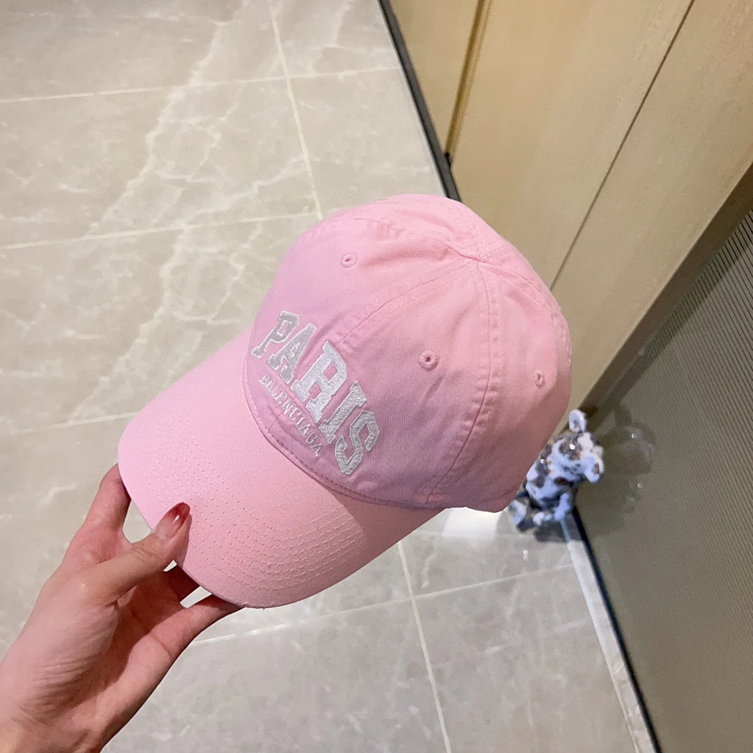 Новая бейсболка Balenciaga 2023 с вышивкой букв - розовая.