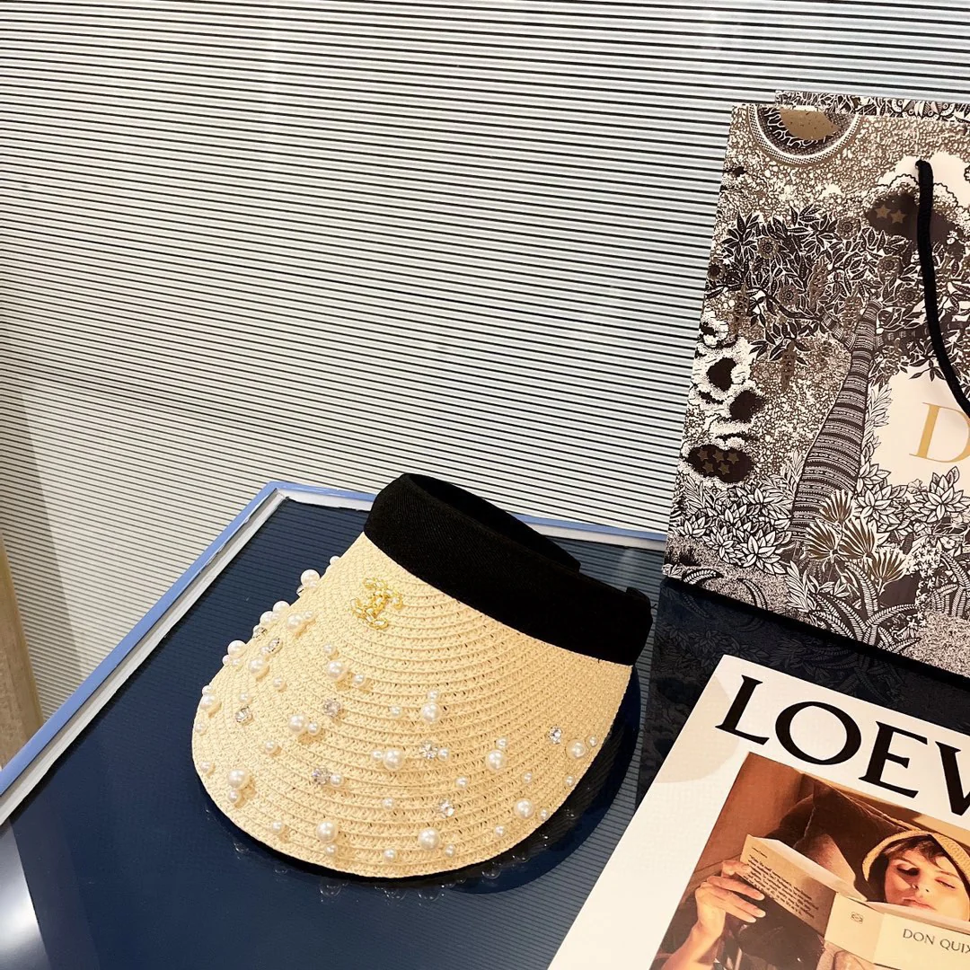 Солнцезащитная шляпа Chanel Pearl с открытым верхом