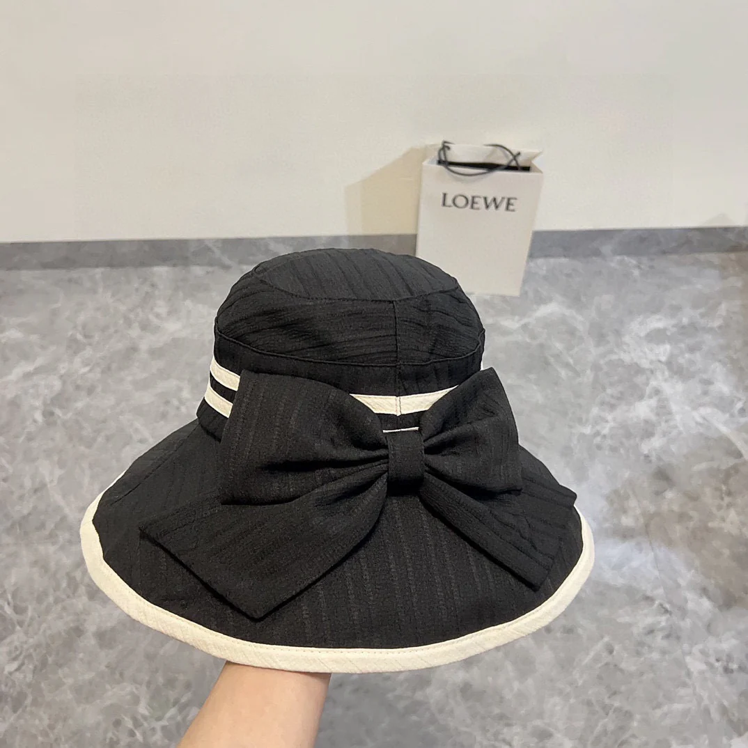 Новая широкополая складная рыбацкая шляпа Chanel 2024 года - черная.