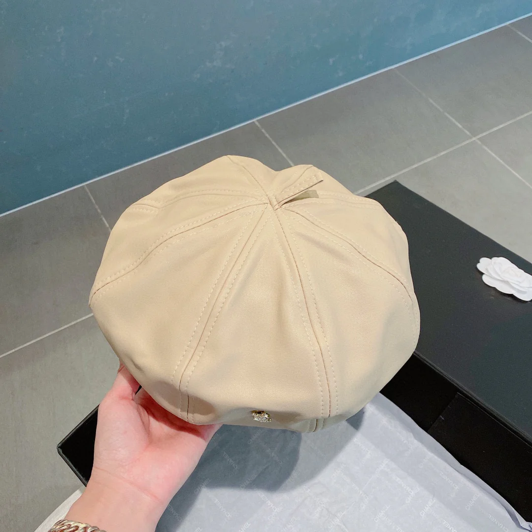 Берет из выстиранной кожи Saint Y.L.