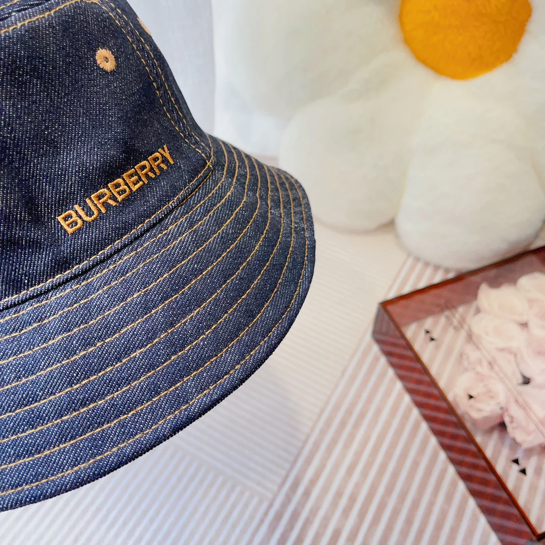 Burberry - Ковбойская панама