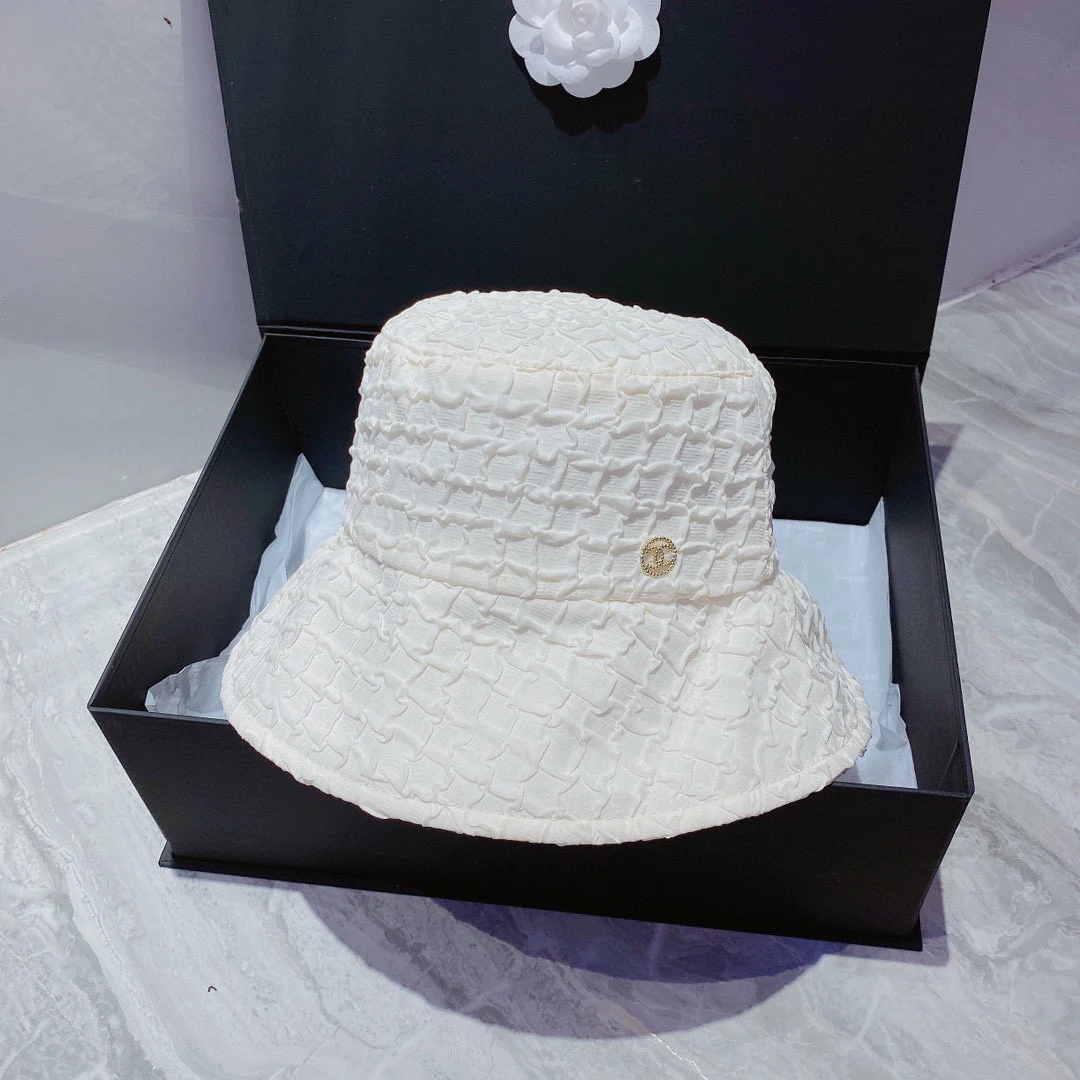 Chanel - Клетчатая рыбацкая шляпа