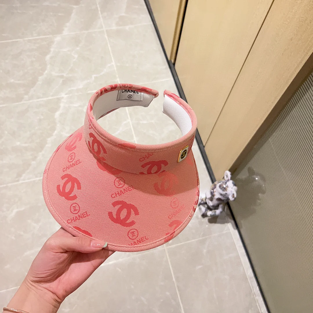 Новинка сезона весна/лето 2023 от Chanel - Шляпа с V-образным вырезом - Солнцезащитная шляпа - Розовая - 1