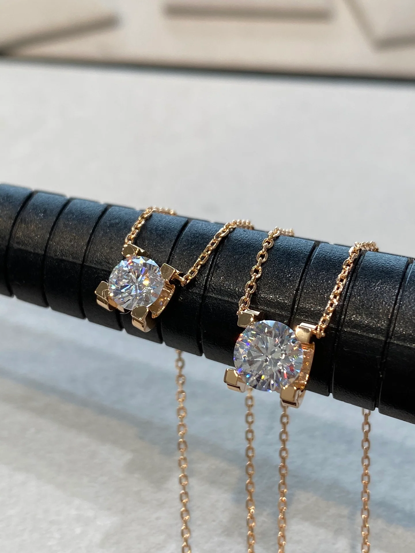 Cartier - Колье с бриллиантами в форме рога - 60 пунктов - 1 карат