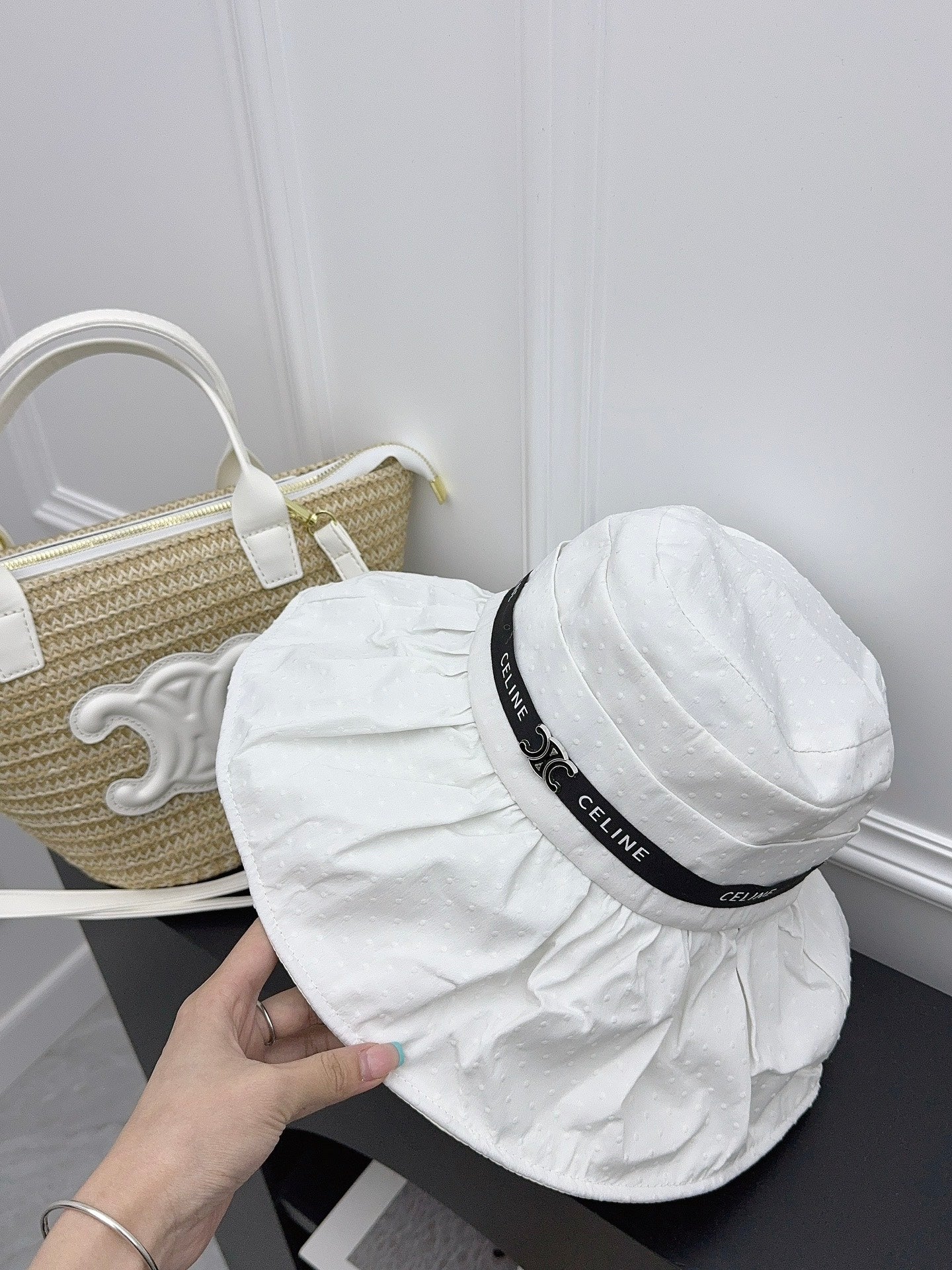 Celine - Новая плиссированная панама от кутюр