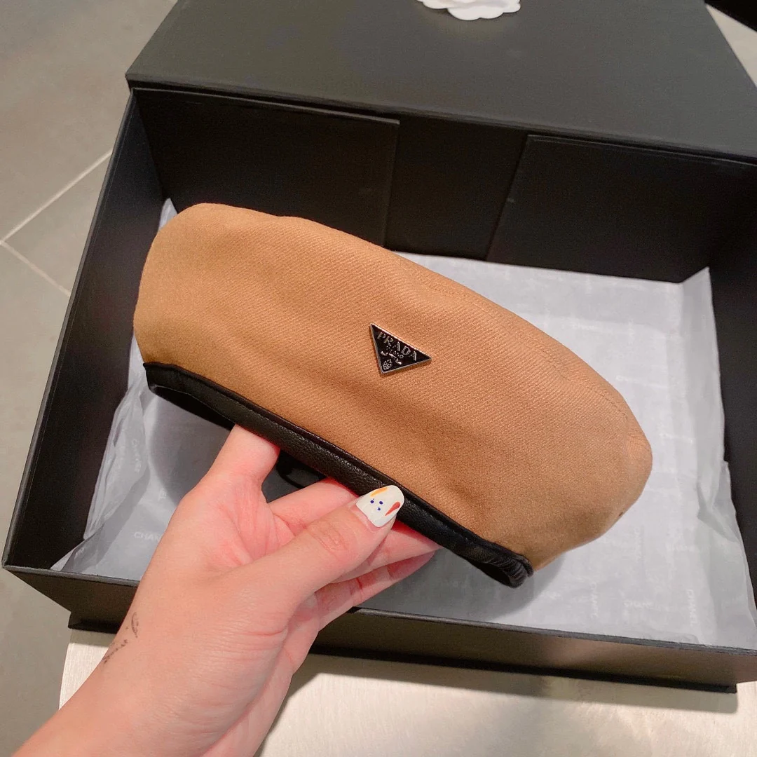 Шерстяной берет Prada - коричневый