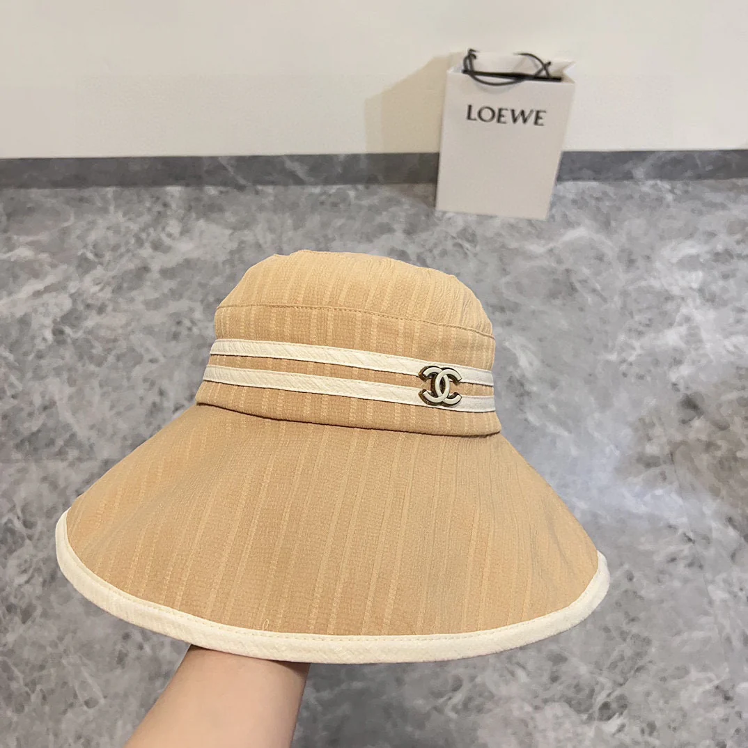 Новая широкополая складная рыбацкая шляпа Chanel 2024 года — цвет хаки.