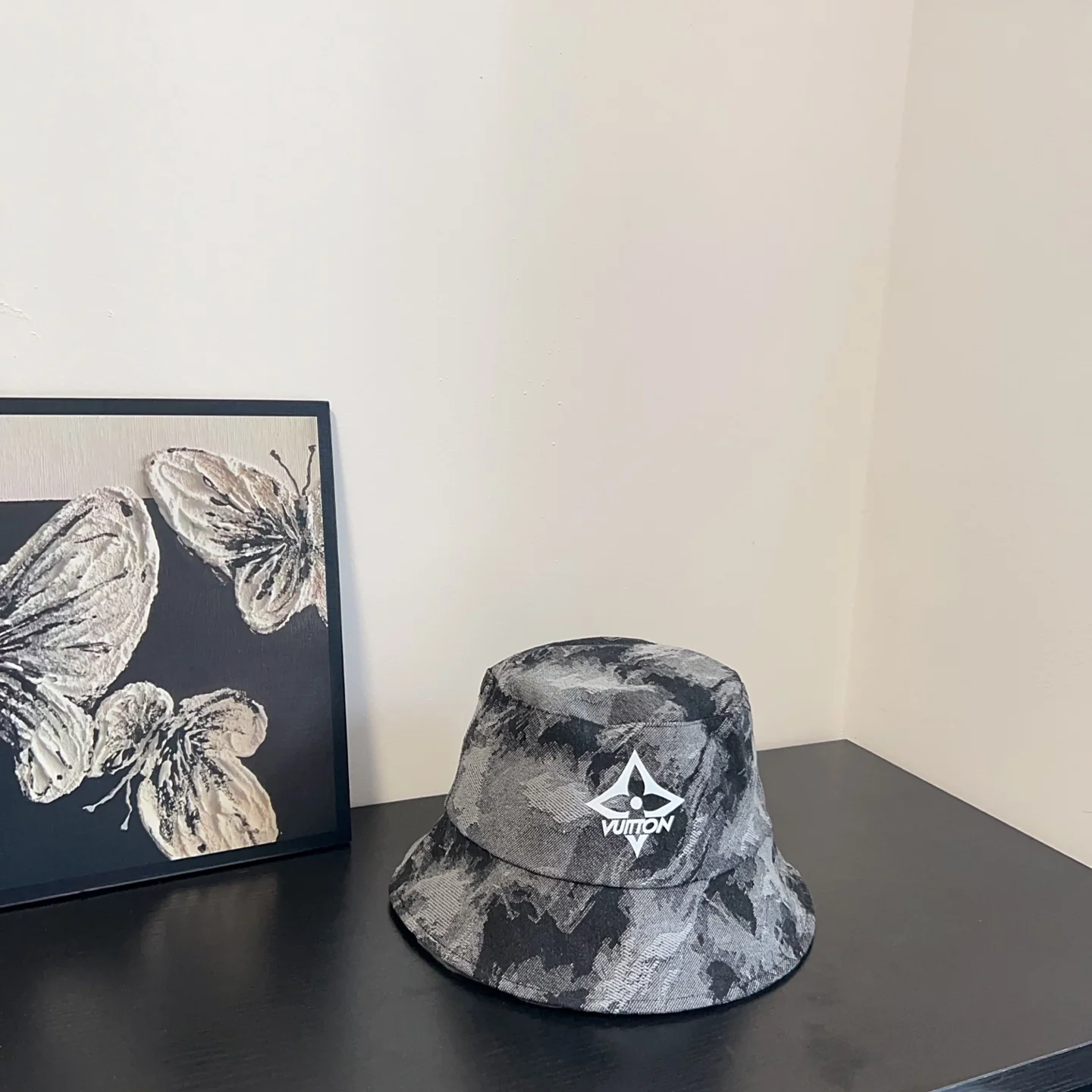 LV - Выстиранная кепка 