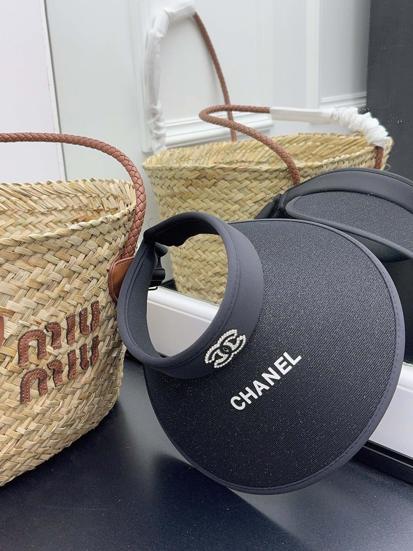 Chanel - Новая минималистичная и универсальная шляпа от солнца