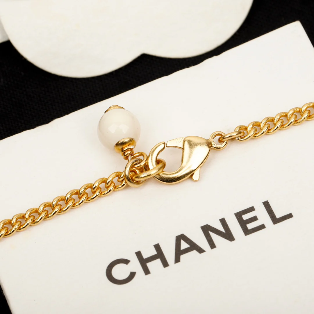 Chanel - Колье 390