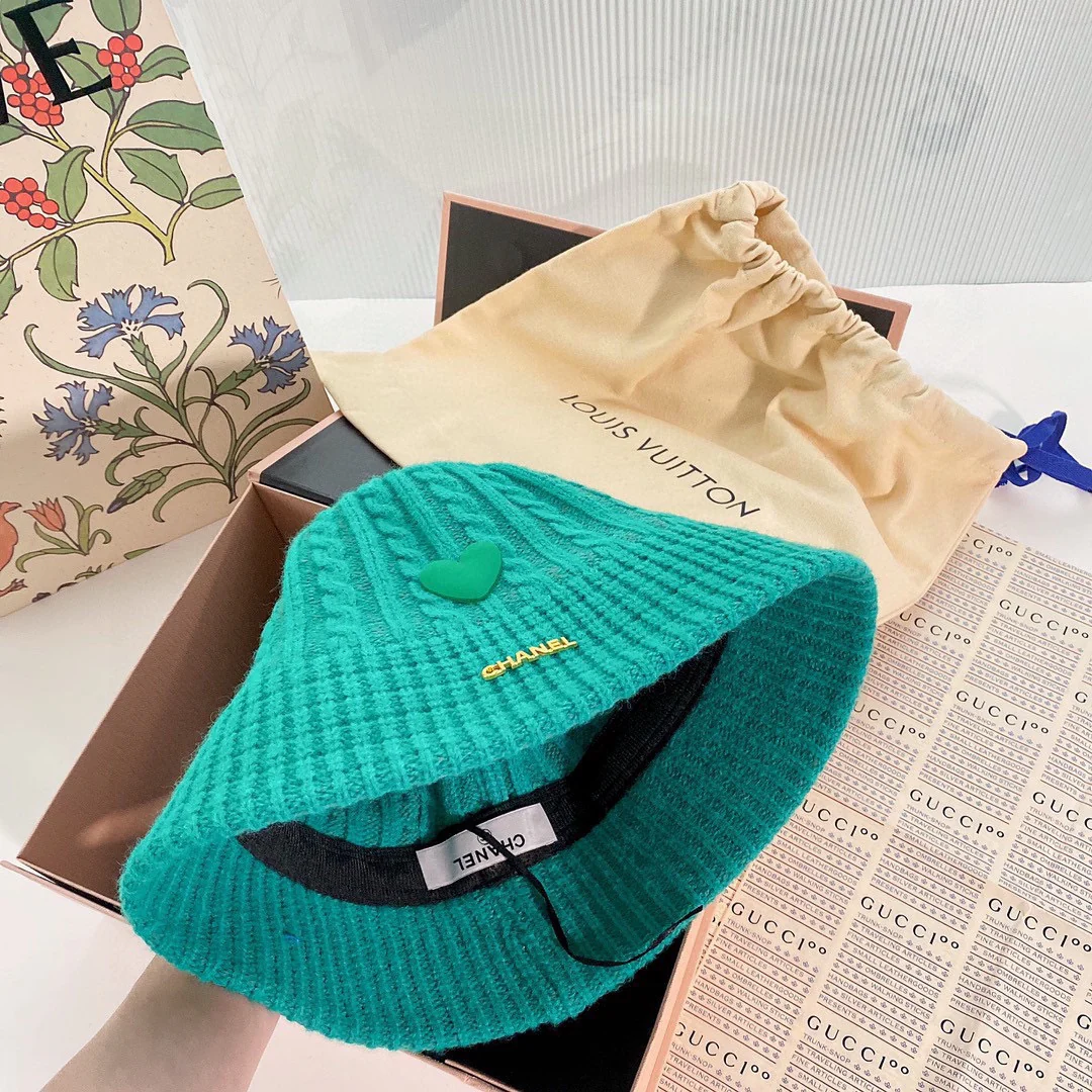 Chanel - Шерстяная вязаная рыбацкая шапка