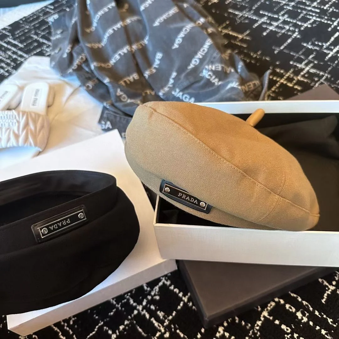Prada - берет из коллекции осень/зима