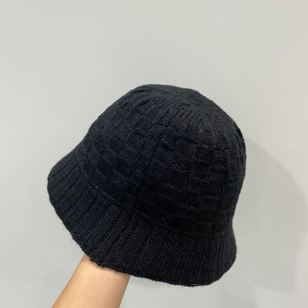 LV - Вязаная рыбацкая шапка