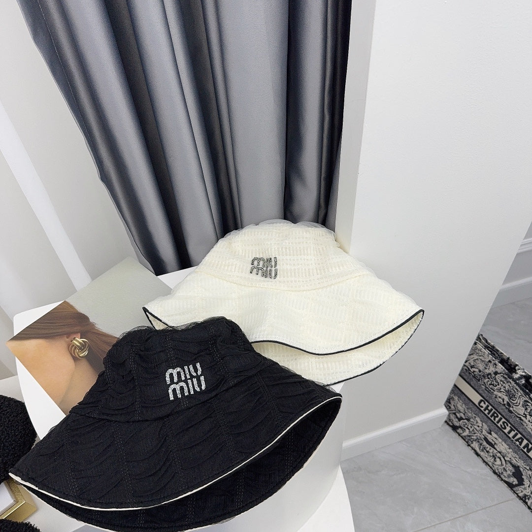 Miu Miu - Кружевная рыбацкая шляпа со стразами
