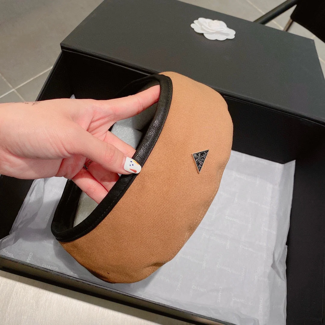 Шерстяной берет Prada - коричневый