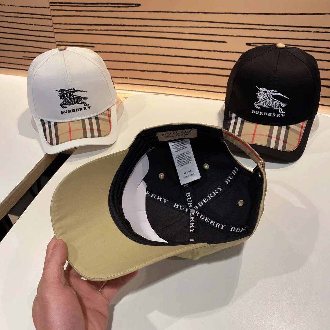 Бейсболка Burberry в клетку - 1