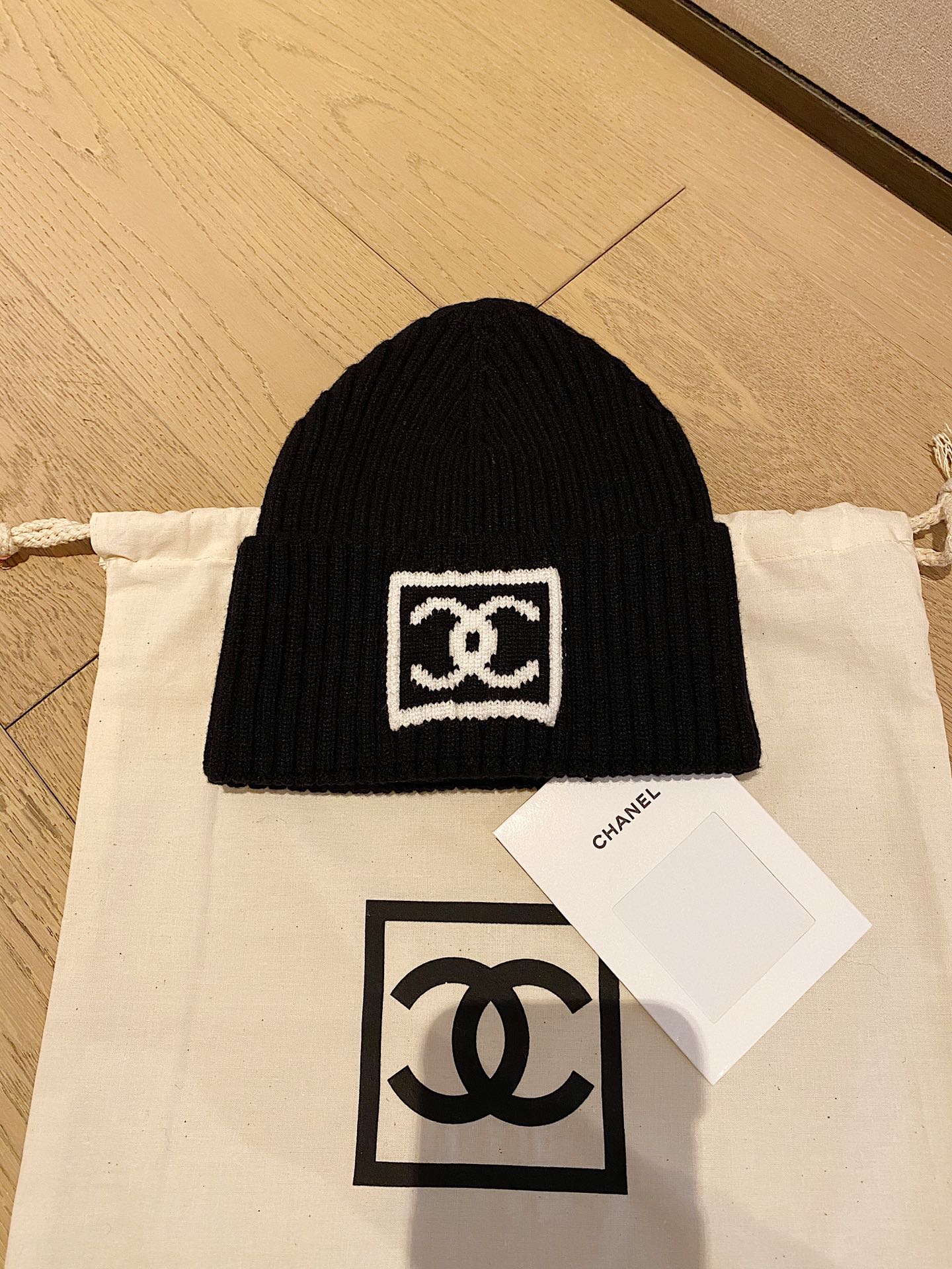 Шапка Chanel