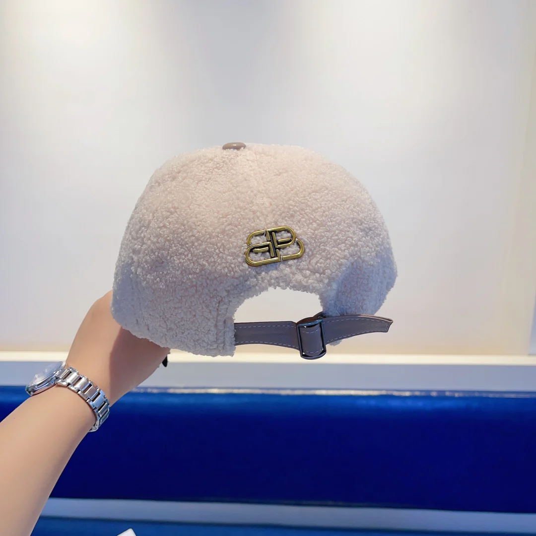 Бейсболка Balenciaga из овечьей шерсти
