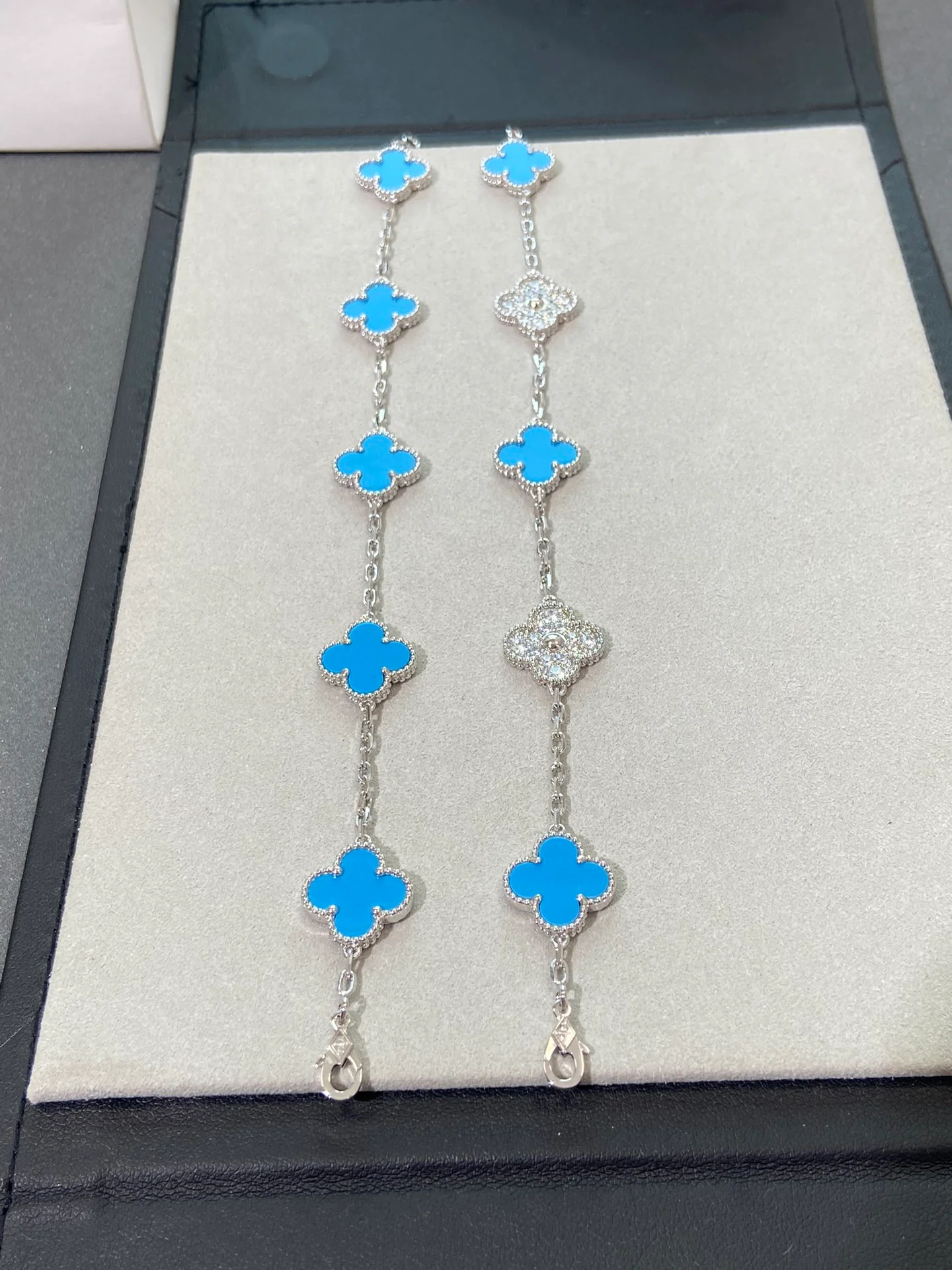 Van Vuitton - Колье 128