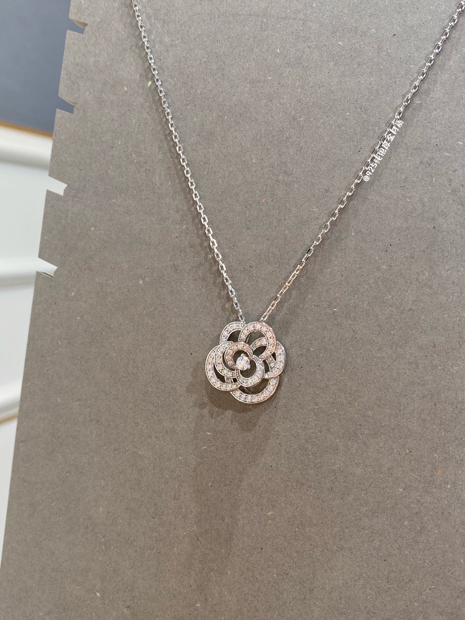 Колье Chanel 562