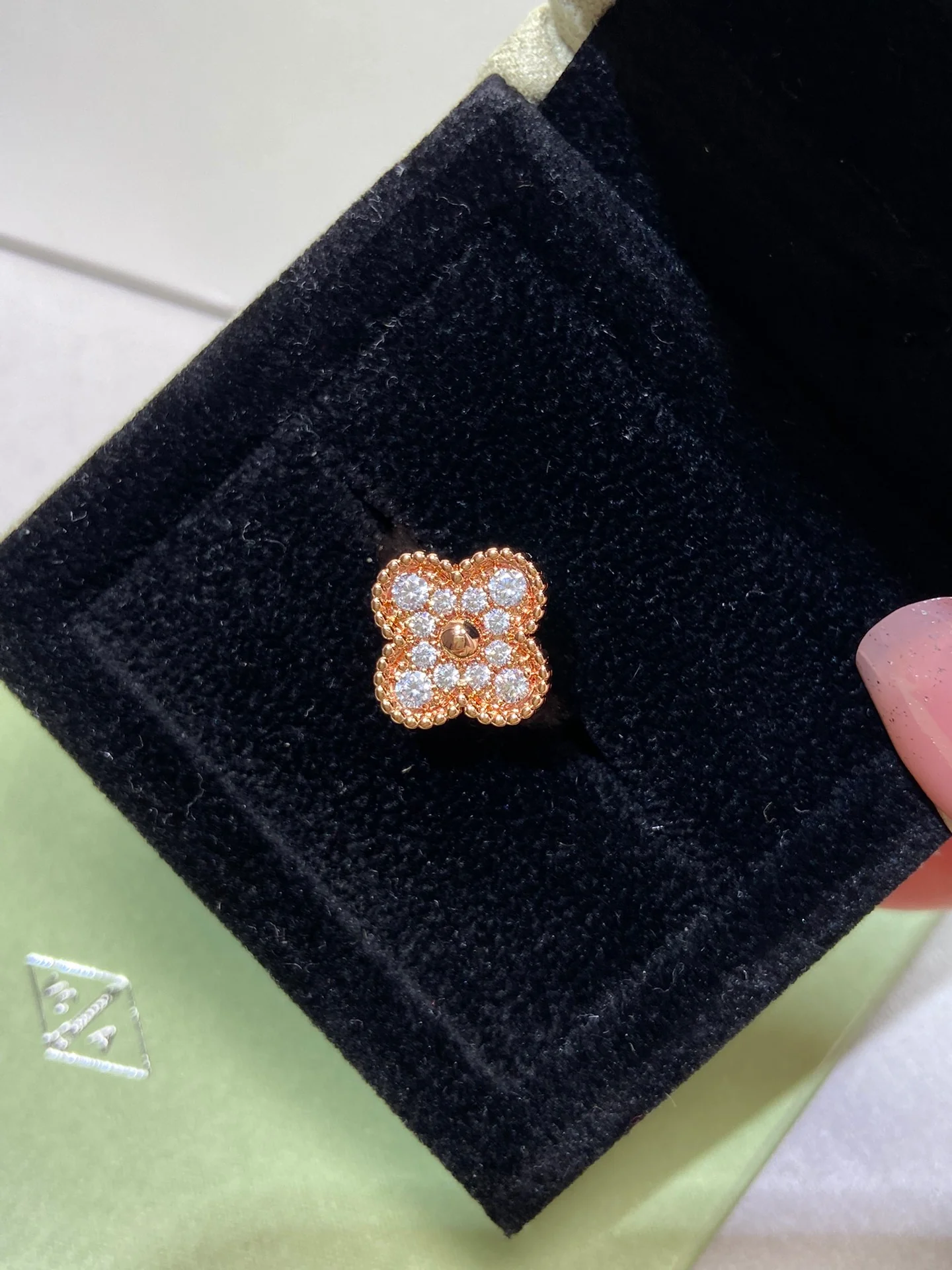 Ван Век - Кольцо 029