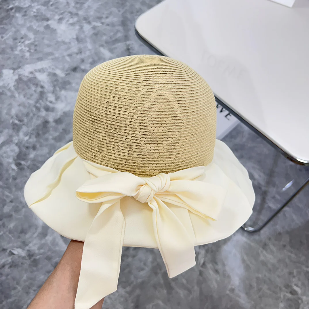 Новая солнцезащитная шляпа Celine 2024 с бантом в стиле пэчворк - белая.