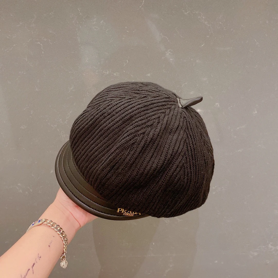 Prada - Вязаная бейсболка - Черная