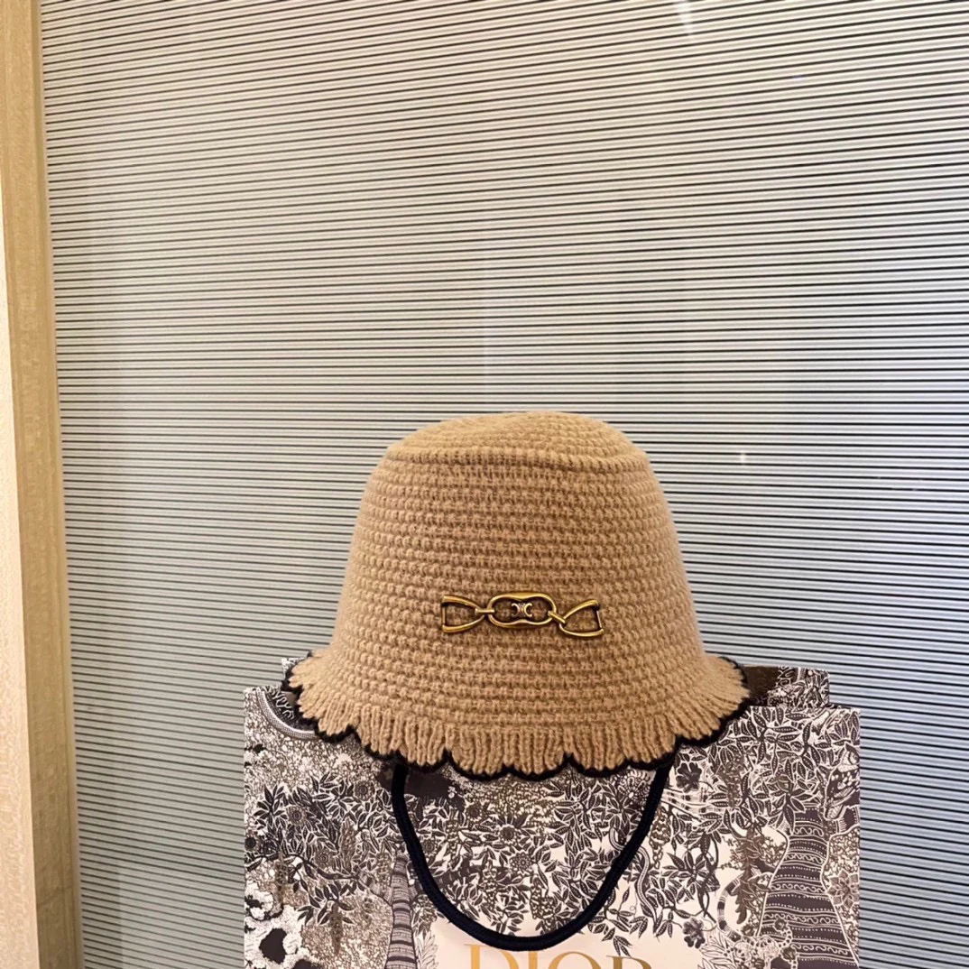 Celine - Вязаная рыбацкая шапка - 1