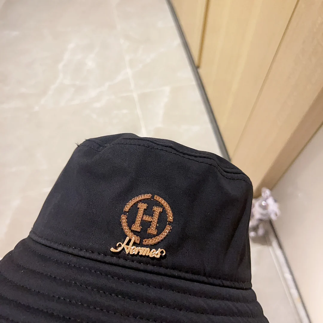 Новинка сезона весна/лето 2023 от Hermes - Панама - Черная