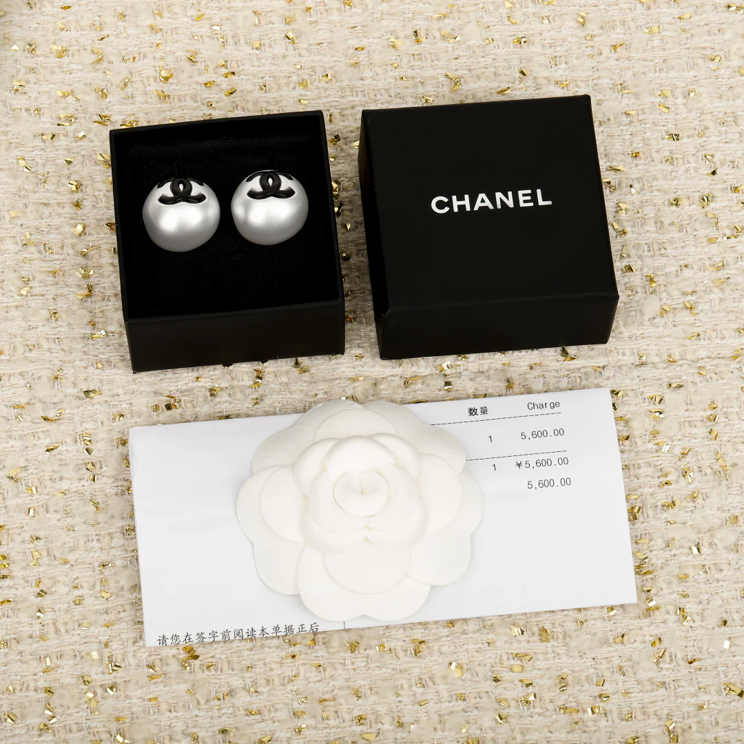 Серьги Chanel Double C с жемчугом, 25 пенсов - Черные - Розовые - В стиле Дженни