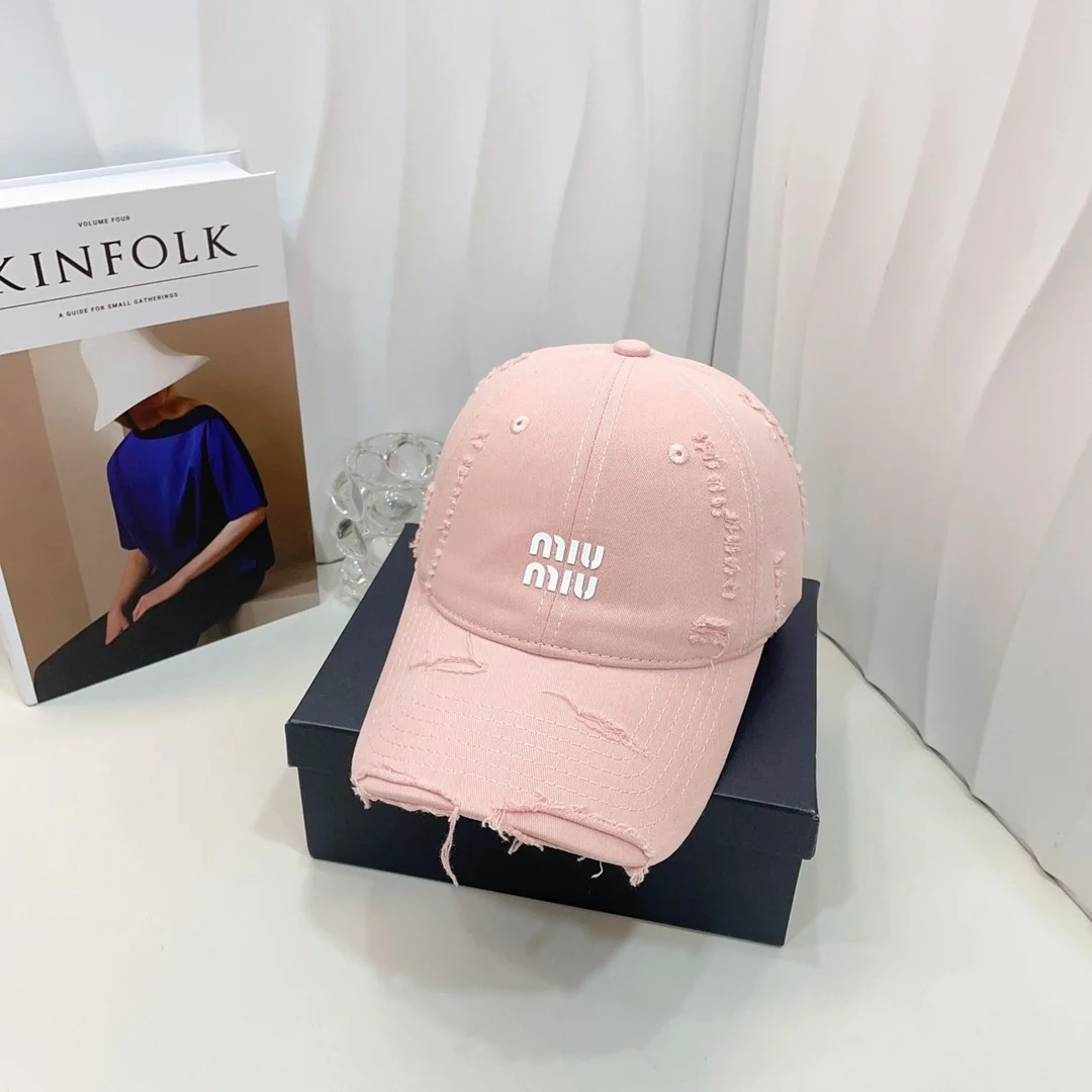 Miu Miu - Новая рваная бейсболка в уличном стиле